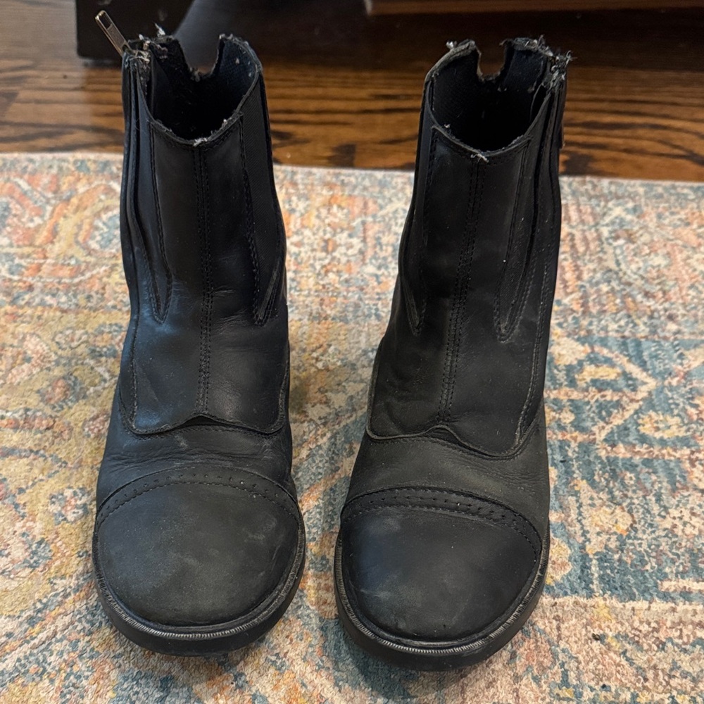 Children’s Huntley Equestrian Paddock Boots - side zip size 5 (womens 7)